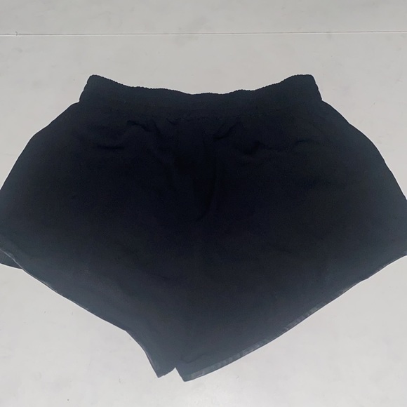 Forever 21 Black Faux Leather Trim Tulip Flowy Shorts in Small - Picture 7 of 8